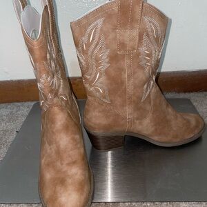 Tan Western Cowgirl Ankle Boots